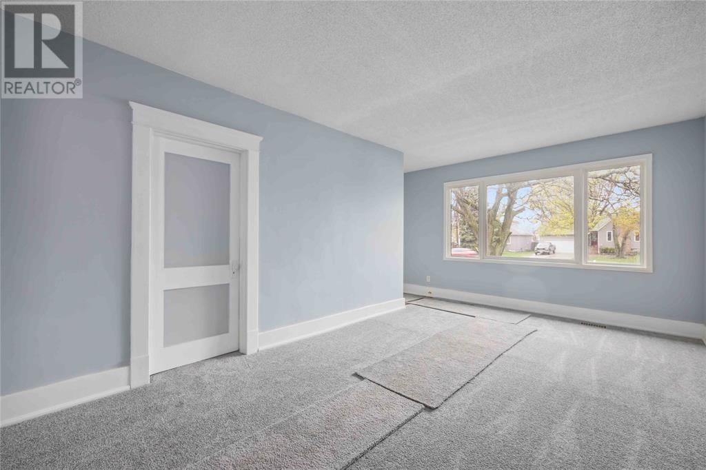 Property at 984 Murphy ROAD image 3