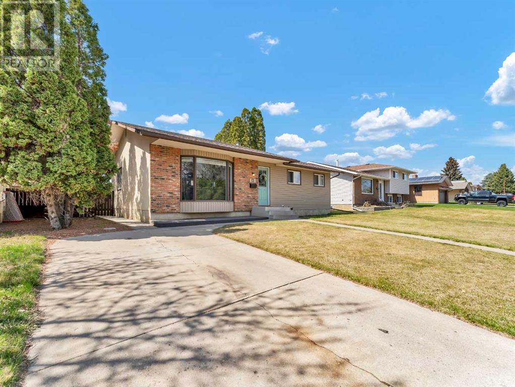 13 Cunliffe Crescent Se, Medicine Hat, Alberta  T1B 1K6 - Photo 2 - A2217083