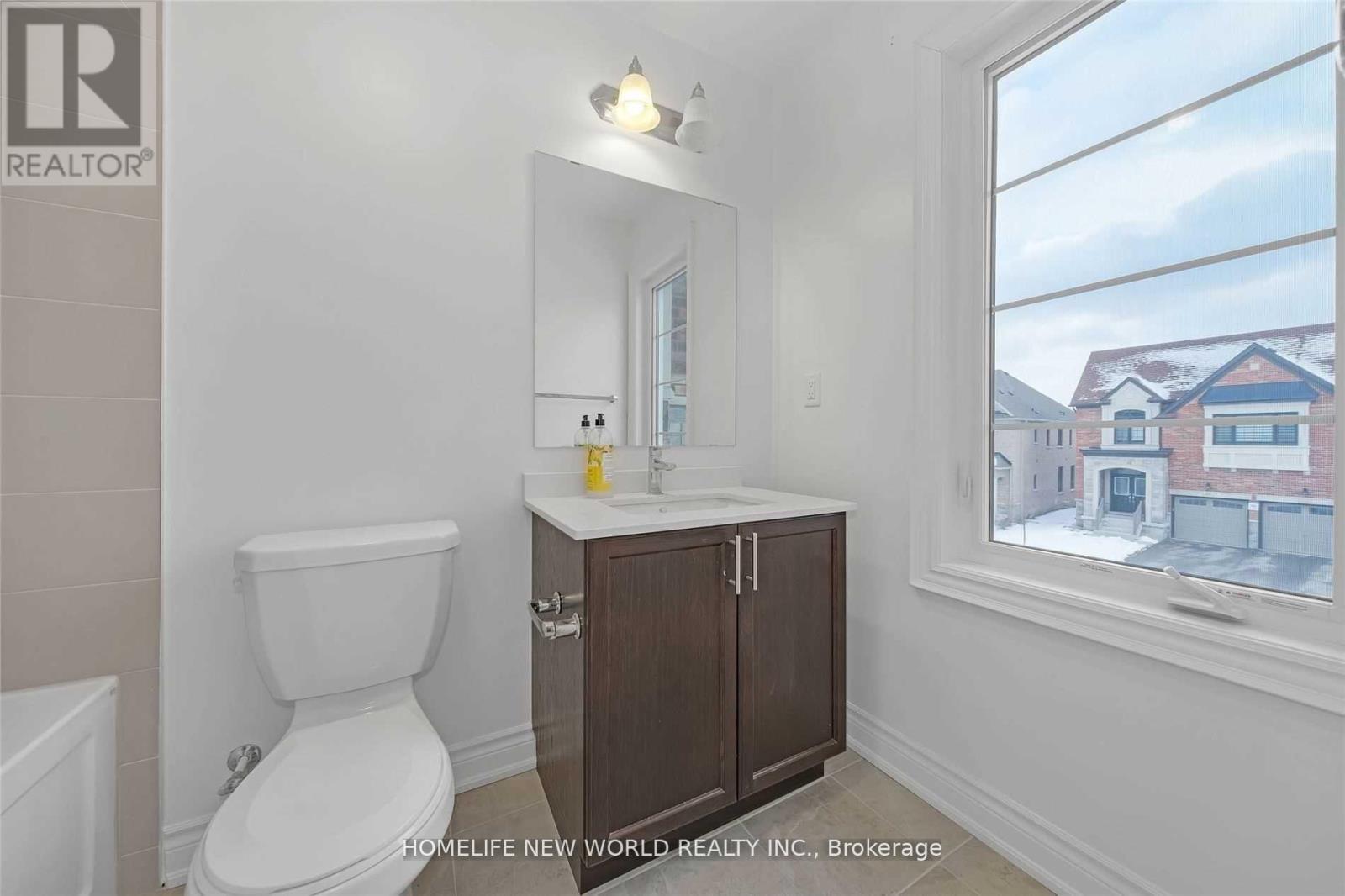 44 Pear Blossom Way, East Gwillimbury, Ontario  L9N 0T1 - Photo 17 - N12123340