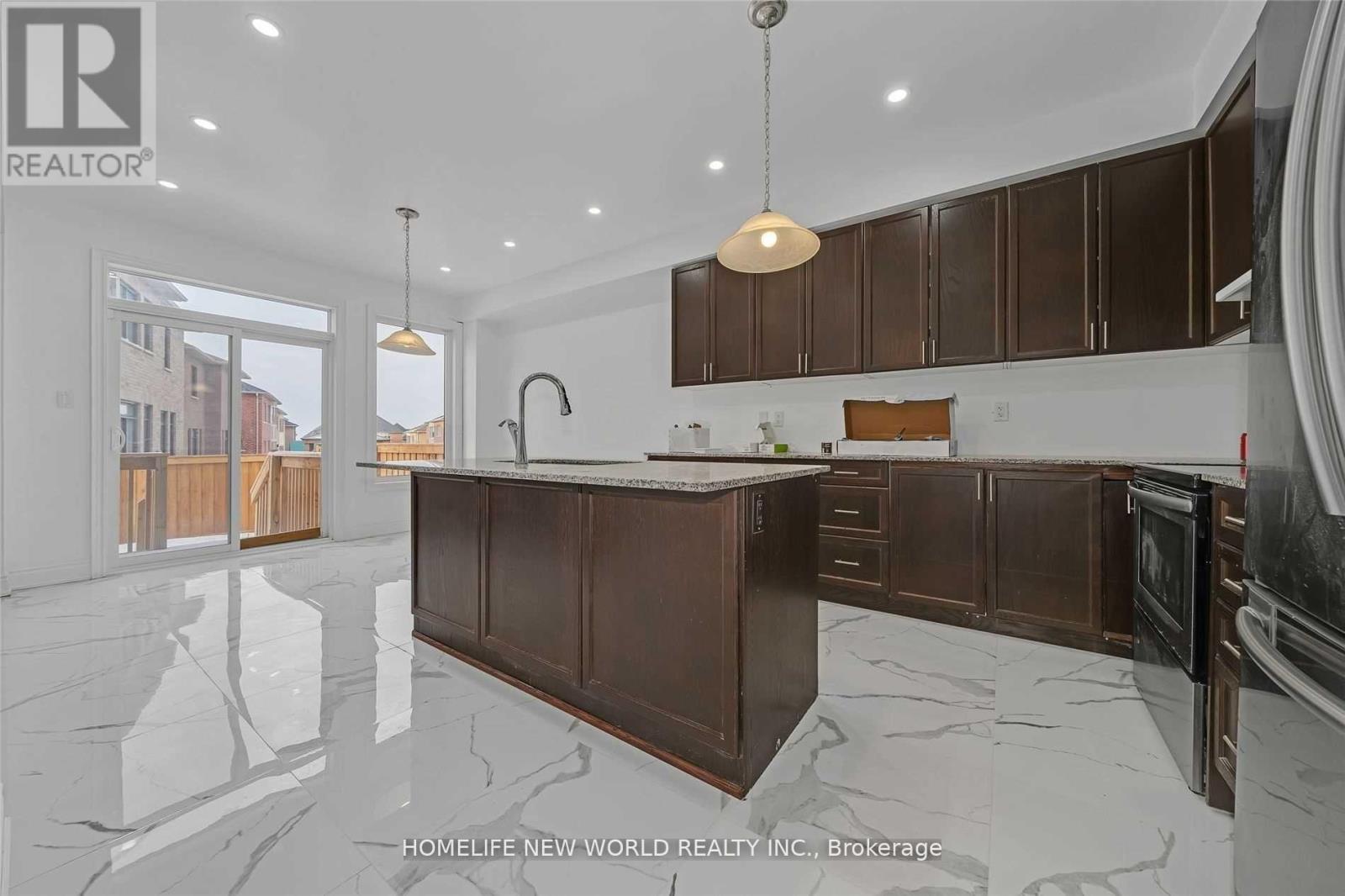 44 Pear Blossom Way, East Gwillimbury, Ontario  L9N 0T1 - Photo 6 - N12123340