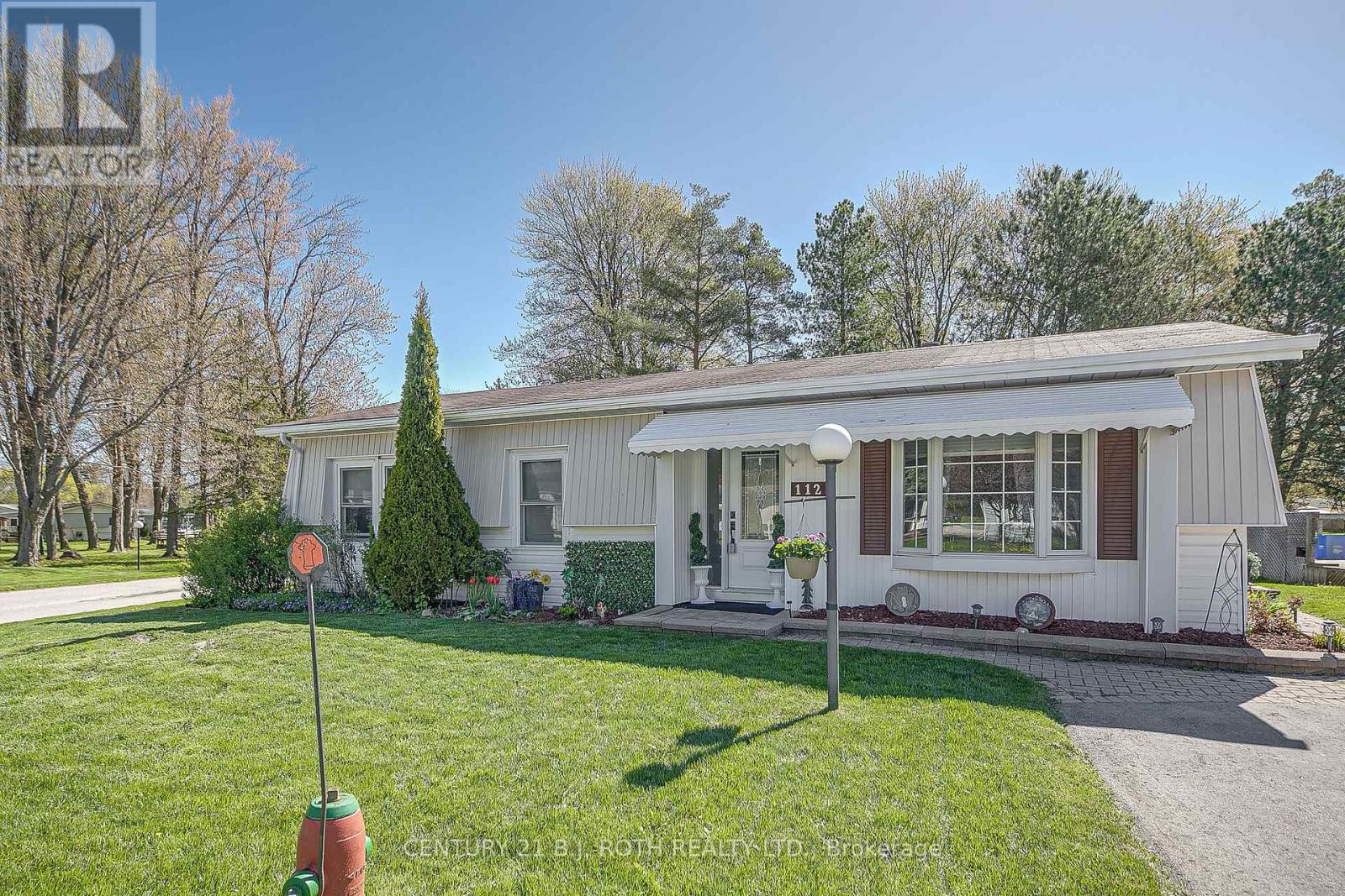Property at 112 LINDEN LANE image 2