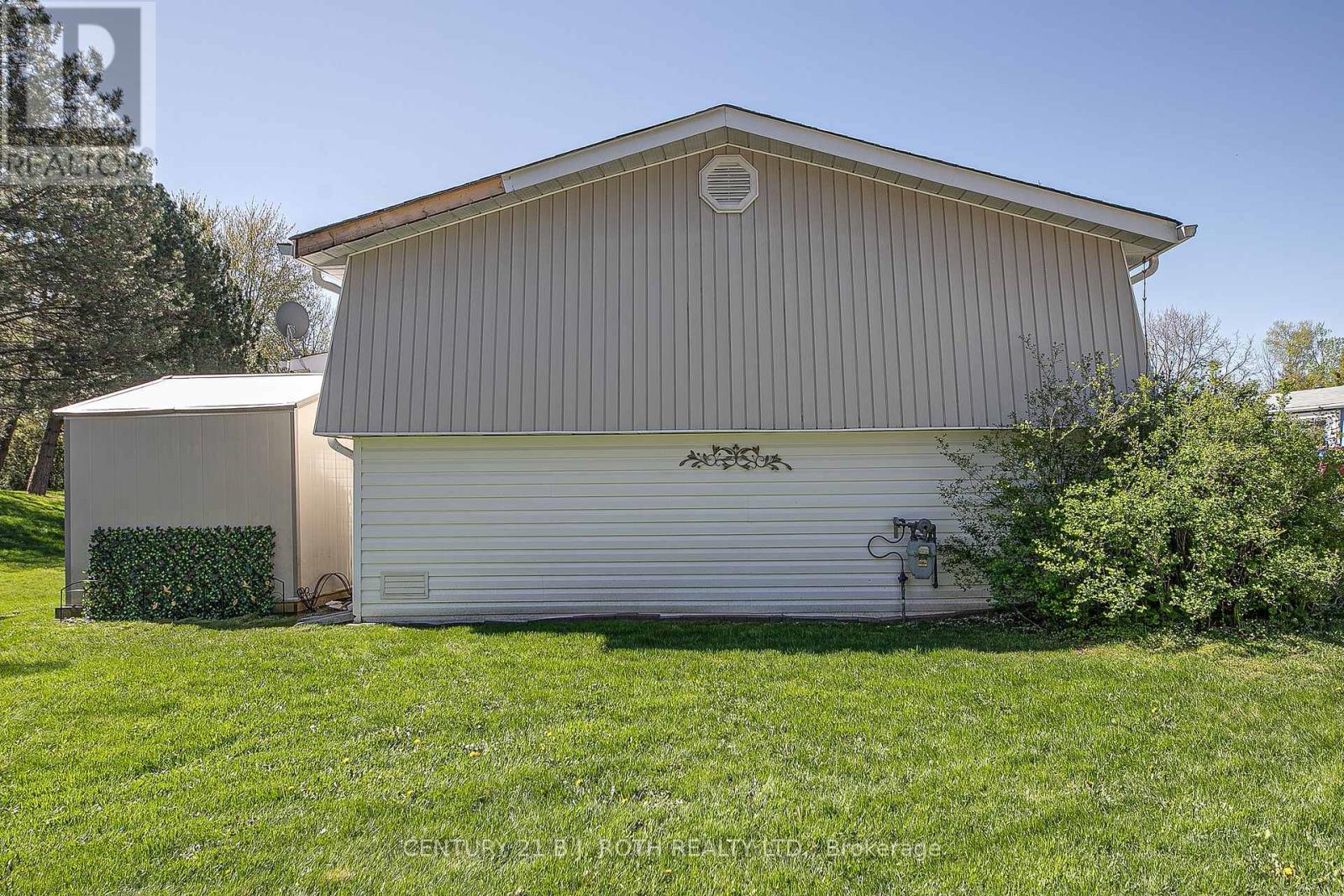 Property at 112 LINDEN LANE image 4