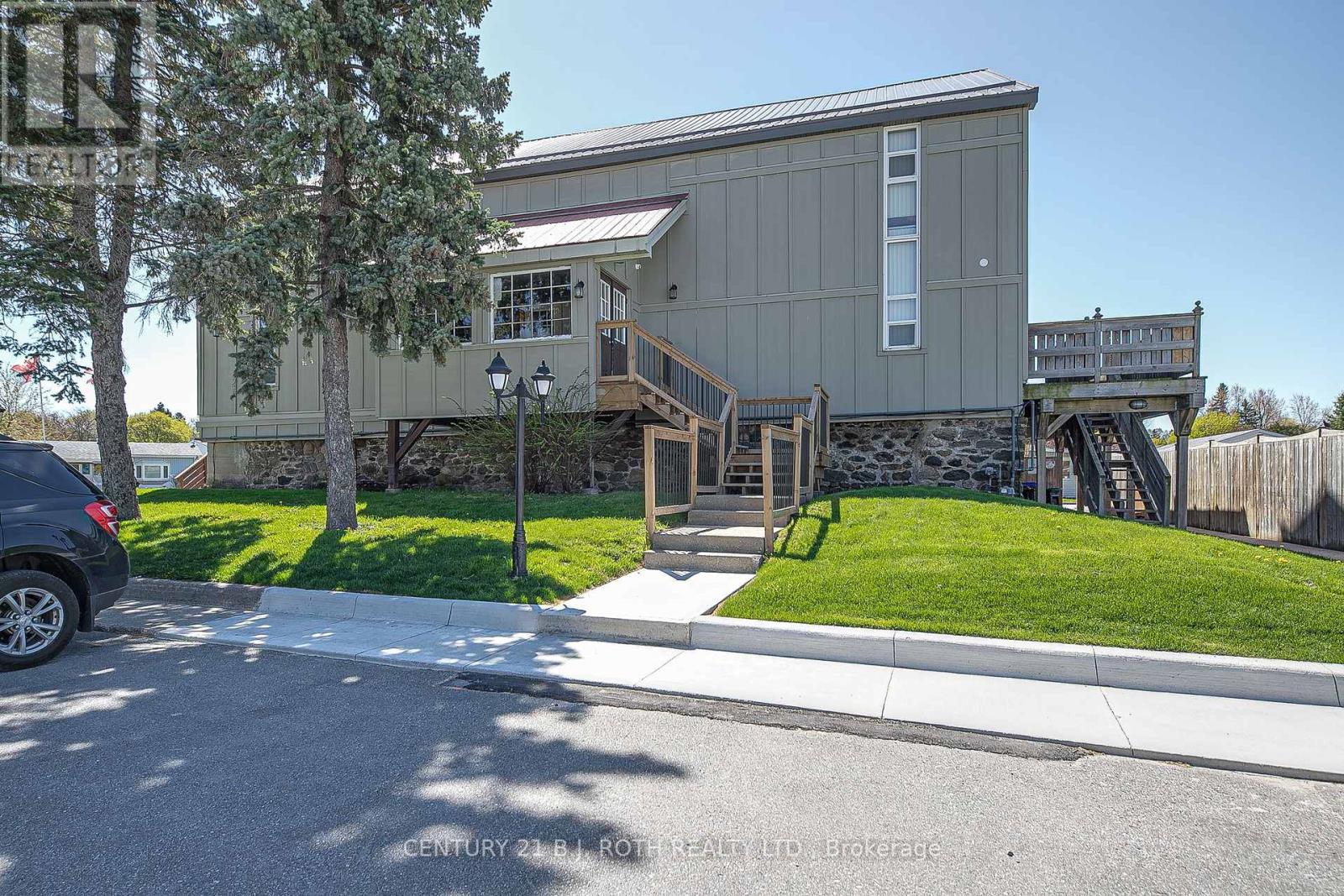 112 Linden Lane, Innisfil, Ontario  L9S 1N4 - Photo 42 - N12123356