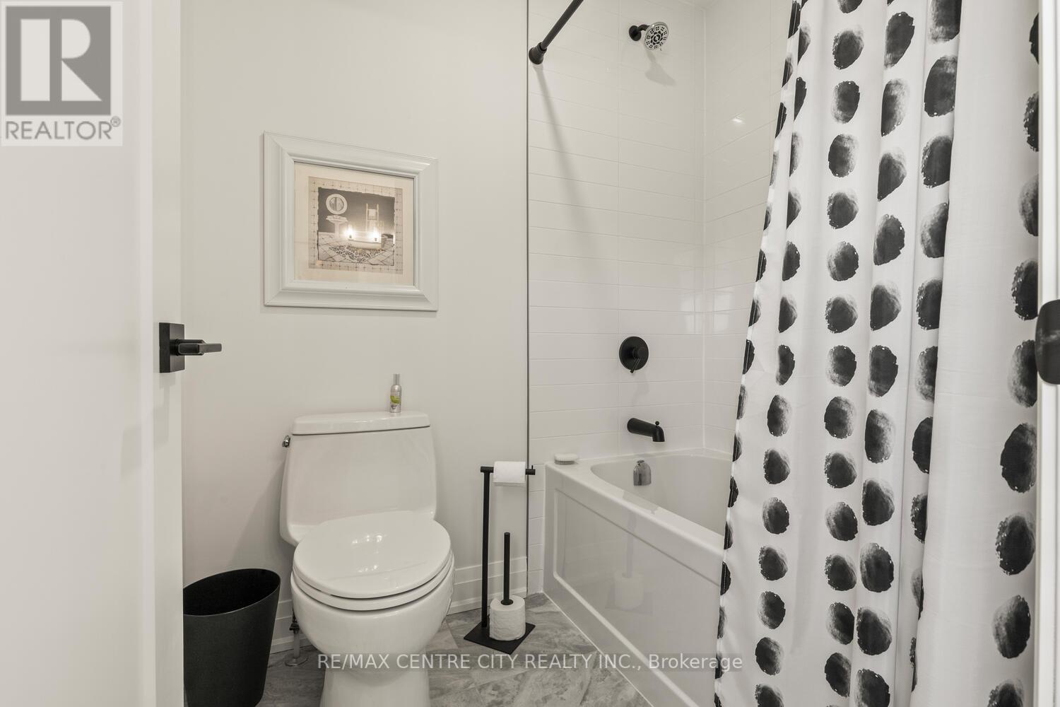 1894 Fountain Grass Drive, London South, Ontario  N6K 4P9 - Photo 35 - X12123426