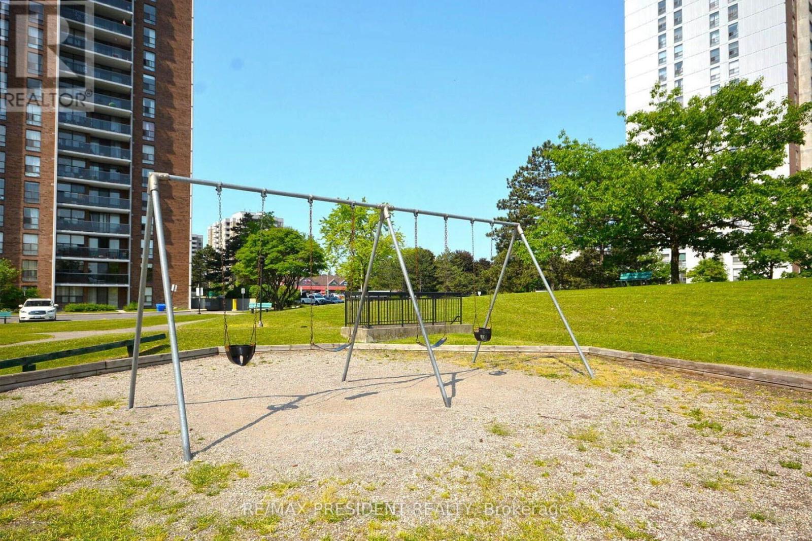 1408 - 21 Knightsbridge Road, Brampton (Queen Street Corridor), Ontario  L6T 3Y1 - Photo 36 - W12123336