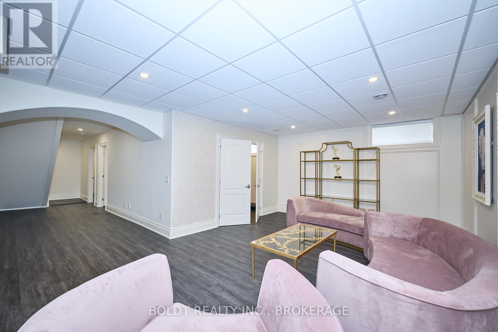 25 Arbourvale Common Road, St. Catharines, Ontario  L2T 3B7 - Photo 32 - X12123438