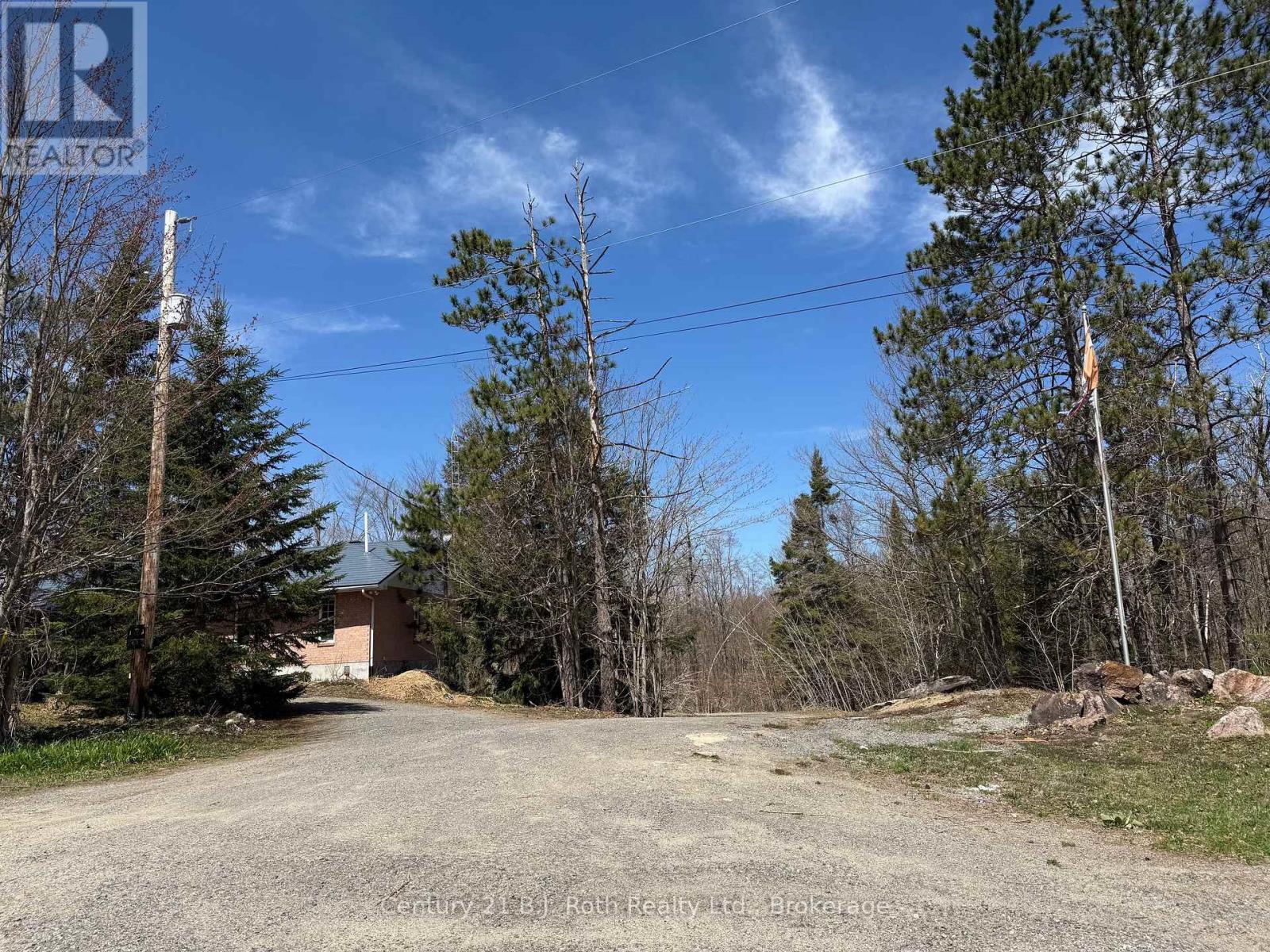 1087 Merkley Road, Gravenhurst, Ontario  P1P 1R3 - Photo 39 - X12101912