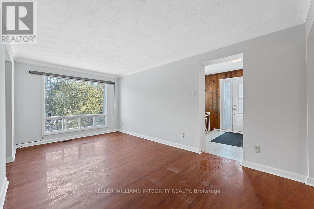 3722 St Joseph Boulevard, Ottawa, Ontario  K4A 0Z5 - Photo 9 - X12117319