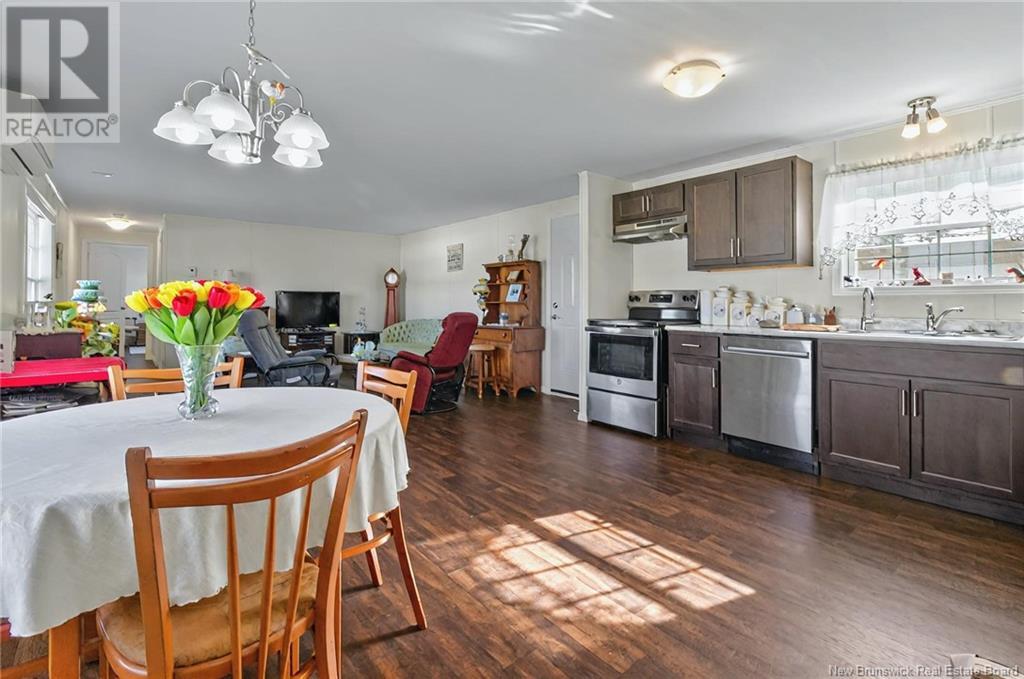 Property at 9 Daffodil Lane image 5