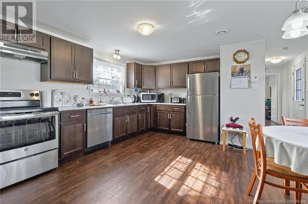 Property at 9 Daffodil Lane image 2