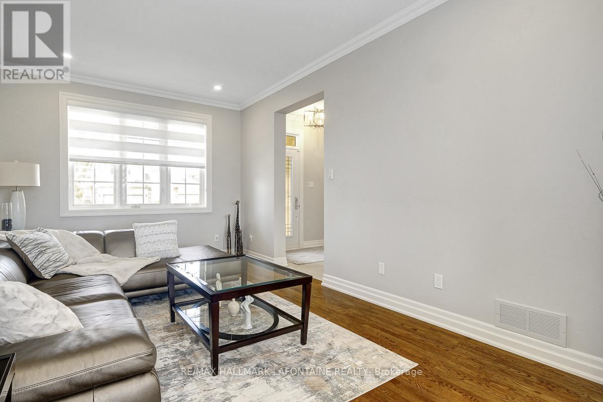 873 Como Crescent, Ottawa, Ontario  K4A 4A4 - Photo 7 - X12123413