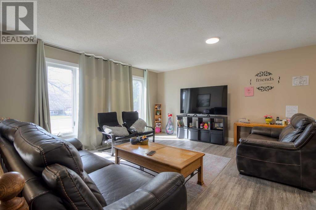 102 Pensacola Court W, Lethbridge, Alberta  T1K 4R6 - Photo 13 - A2212486