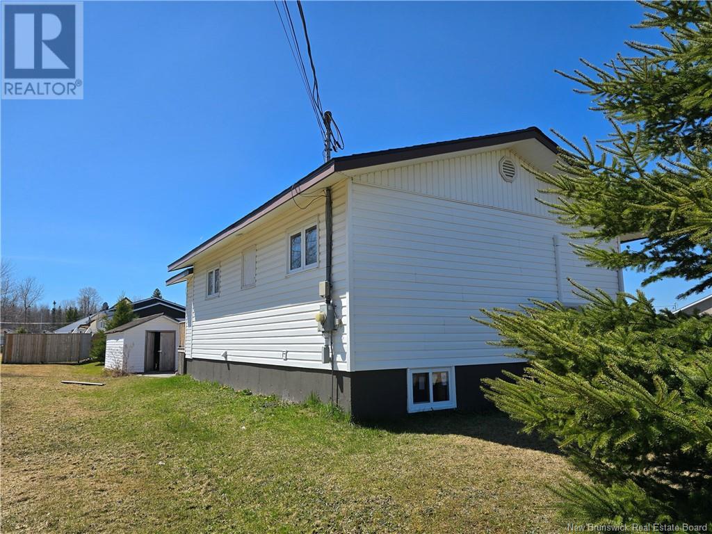 Property at 936 Principale image 3