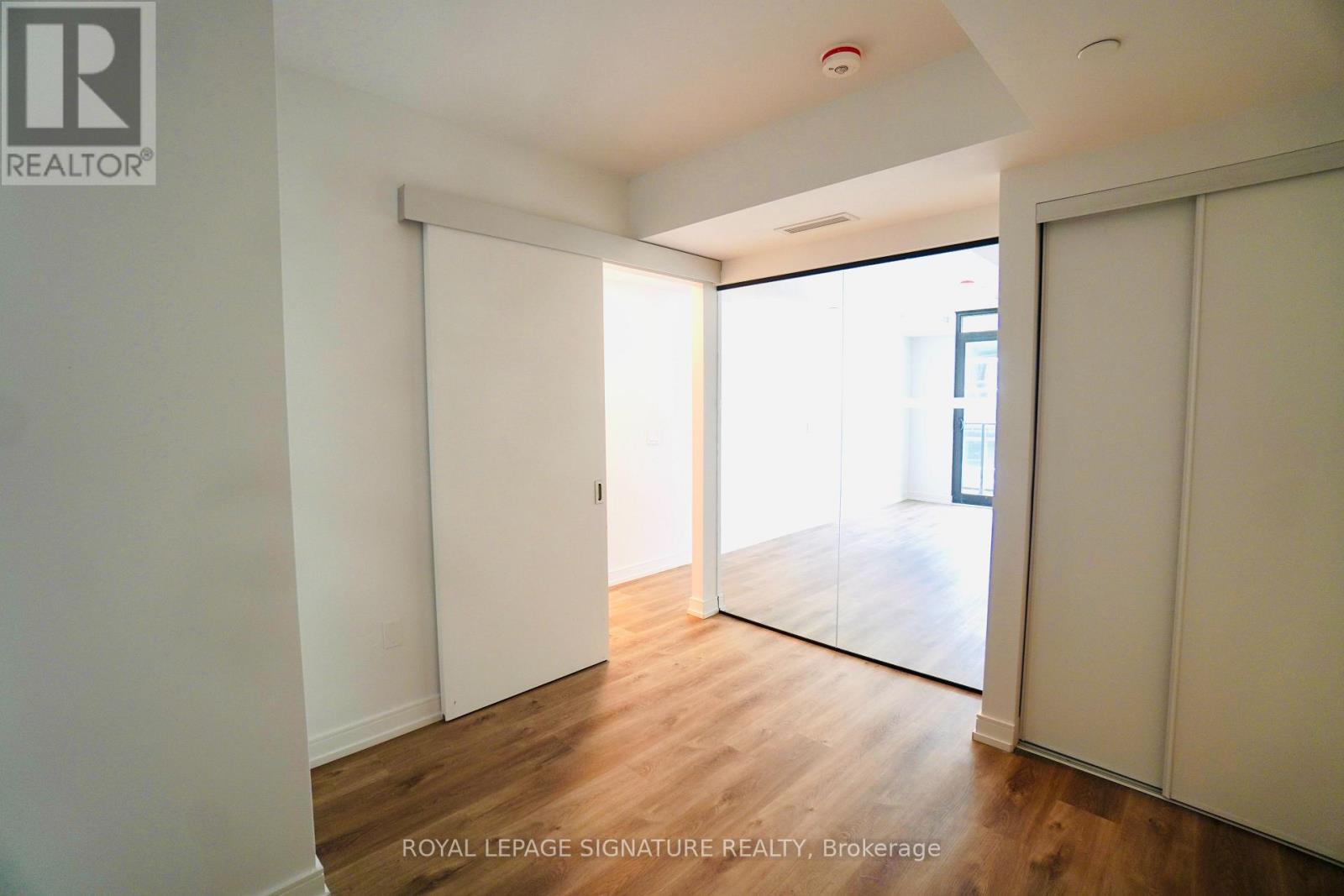 1416 - 1 Jarvis Street, Hamilton, Ontario  L8R 0A8 - Photo 7 - X12118203