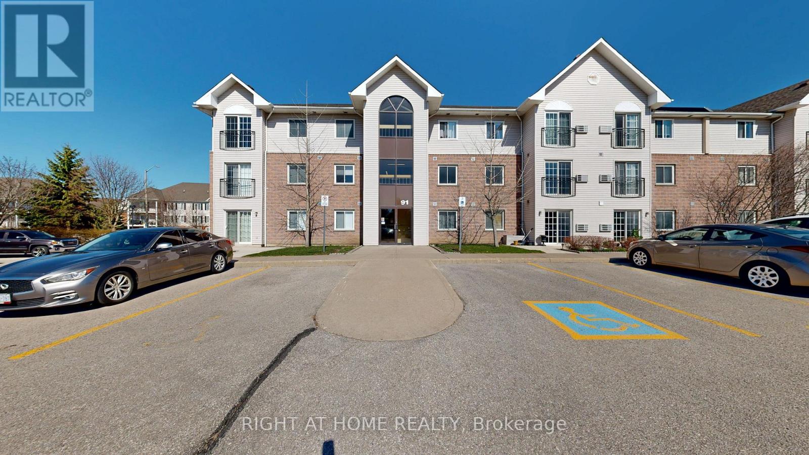 303 - 91 Aspen Springs Drive, Clarington, Ontario  L1C 5J9 - Photo 2 - E12123451