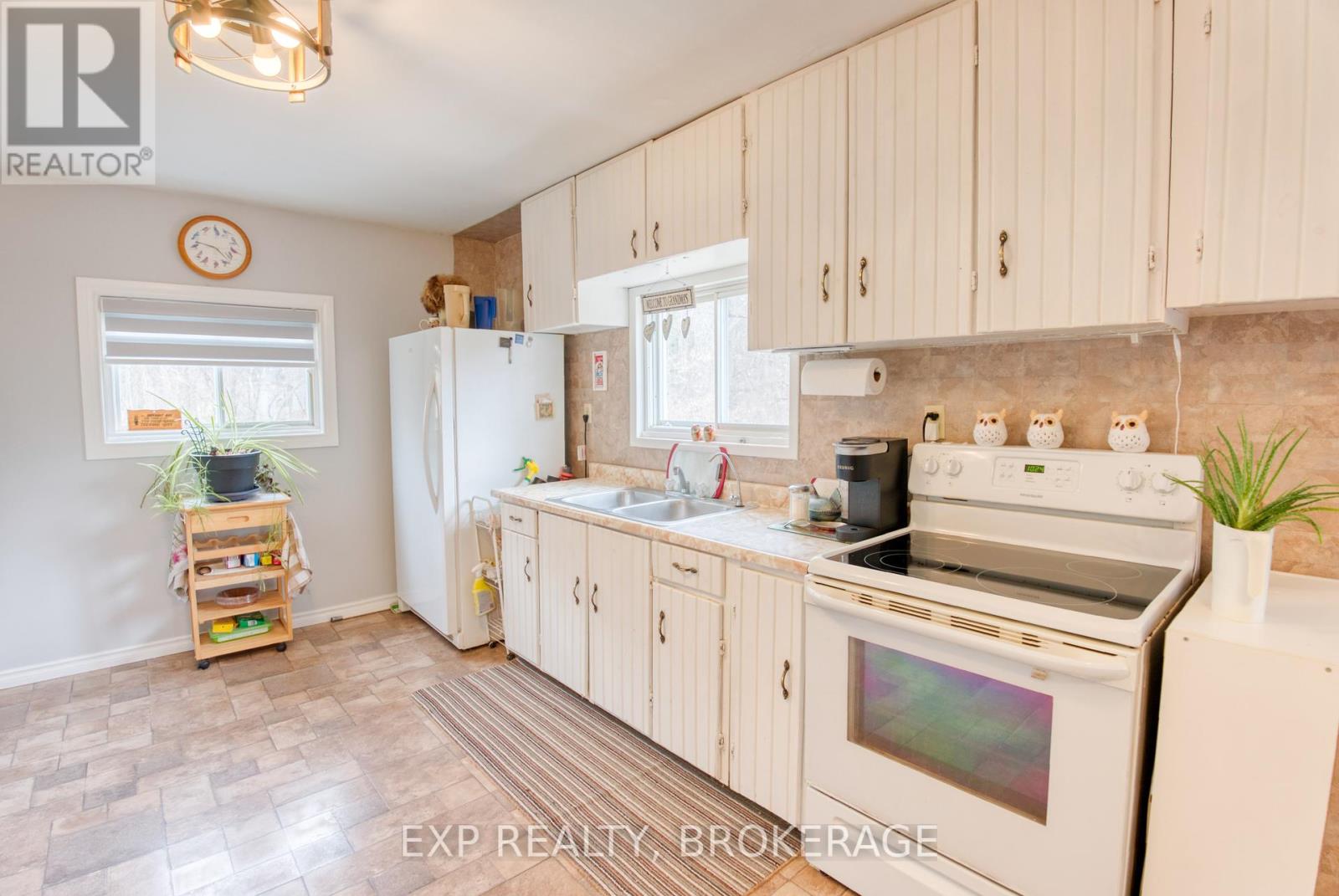 1073 Cox Road, Frontenac, Ontario  K0H 1B0 - Photo 8 - X12123465