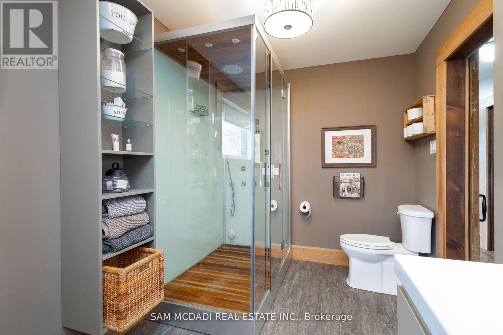1302 Meredith Avenue, Mississauga, Ontario  L5E 2E7 - Photo 24 - W12123436