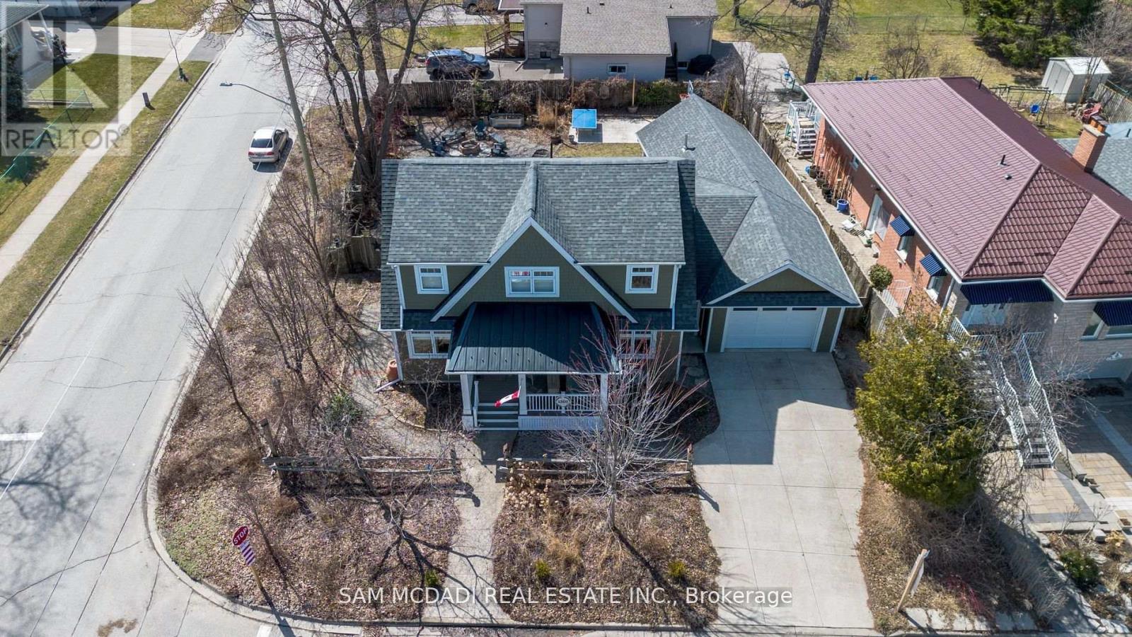 1302 Meredith Avenue, Mississauga, Ontario  L5E 2E7 - Photo 40 - W12123436
