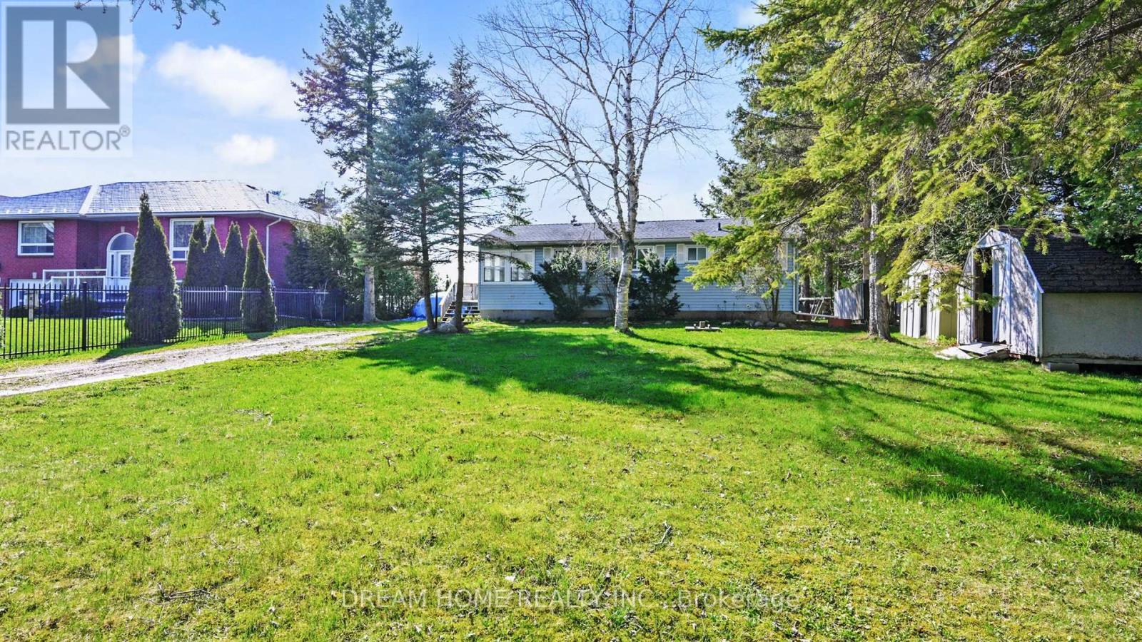Property at 33 CEDAR CRESCENT image 5
