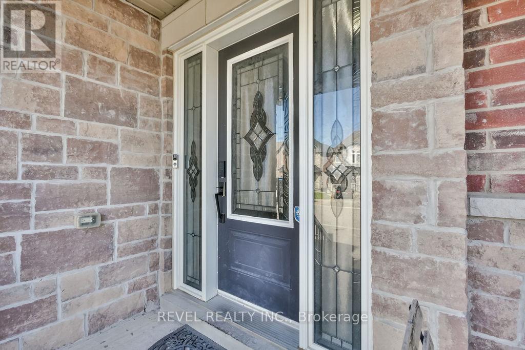 55 Tyndall Drive, Bradford West Gwillimbury, Ontario  L3Z 4G7 - Photo 3 - N12123467