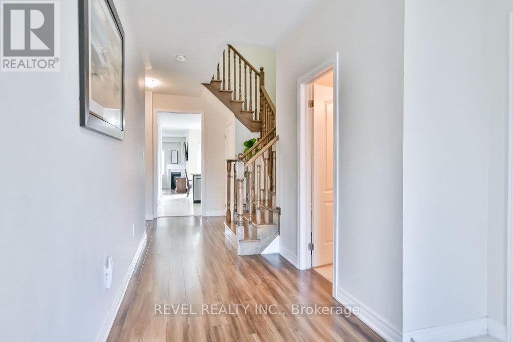 55 Tyndall Drive, Bradford West Gwillimbury, Ontario  L3Z 4G7 - Photo 5 - N12123467