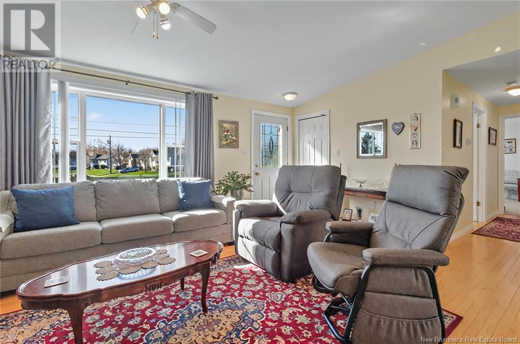 Property at 277 Maplehurst Drive image 4