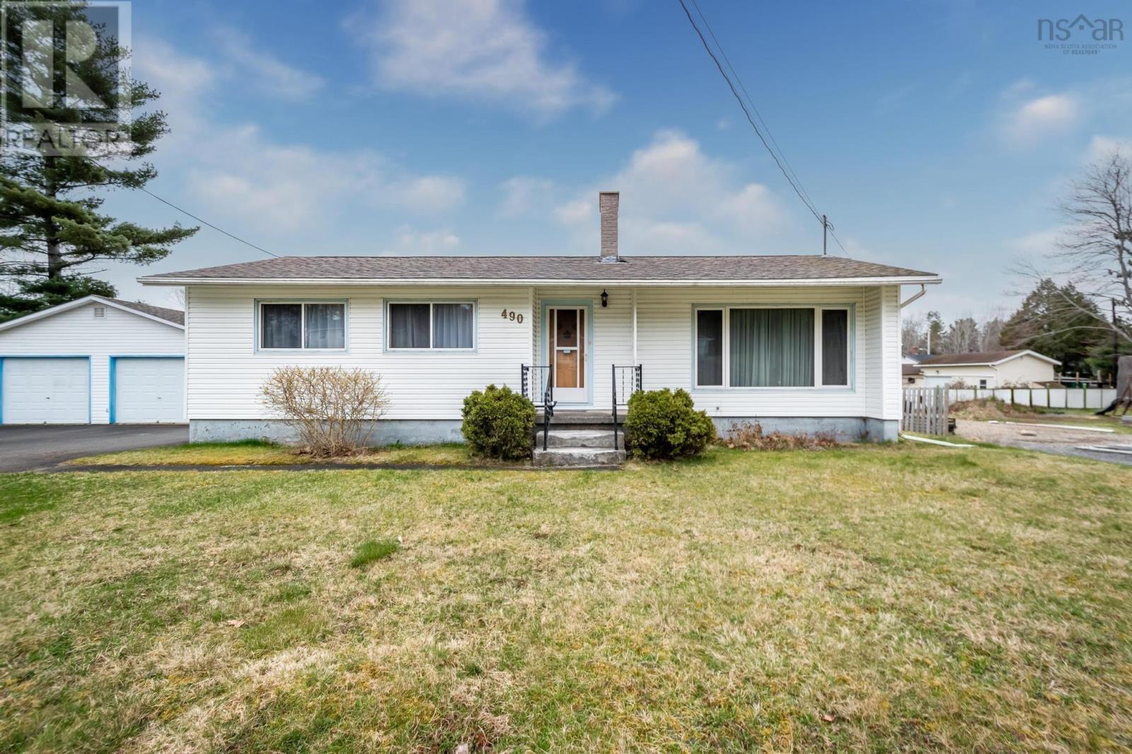 Property at 490 Pine Ridge Avenue image 1