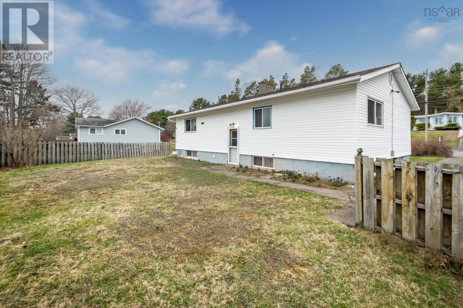 Property at 490 Pine Ridge Avenue image 3