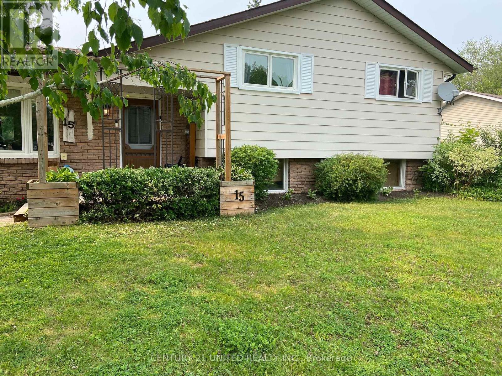 15 Janet Drive, Kawartha Lakes, Ontario  L0B 1K0 - Photo 2 - X11959945
