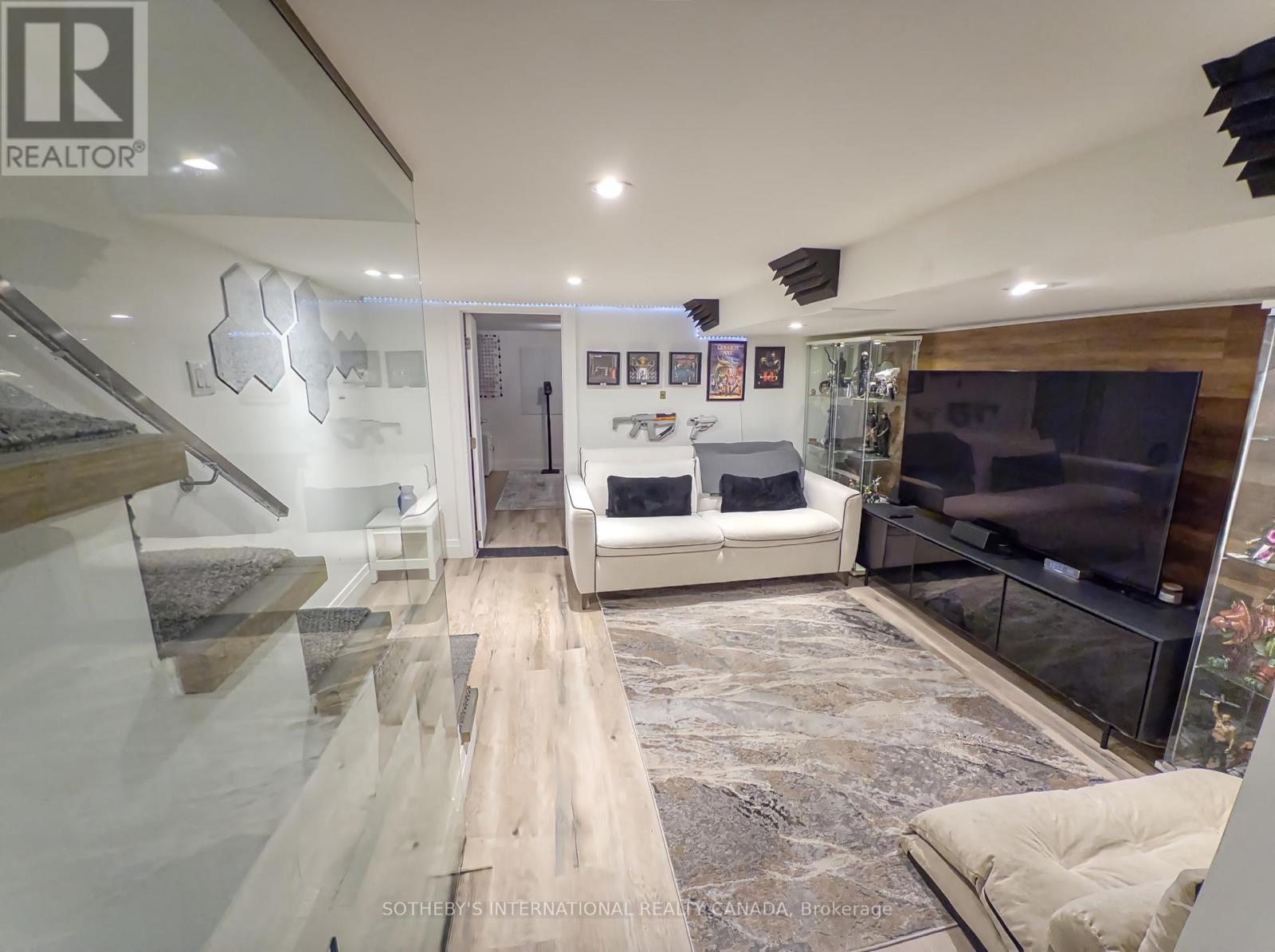 26 Greenwood Avenue, Toronto, Ontario  M4L 2P4 - Photo 23 - E12123299