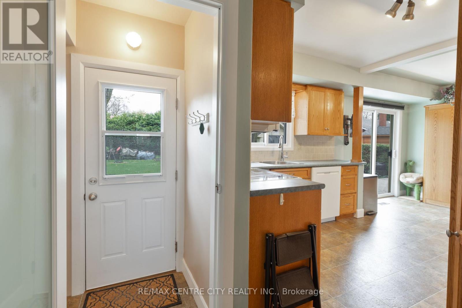 3 Honeysuckle Crescent, London East, Ontario  N5Y 4P3 - Photo 20 - X12123494