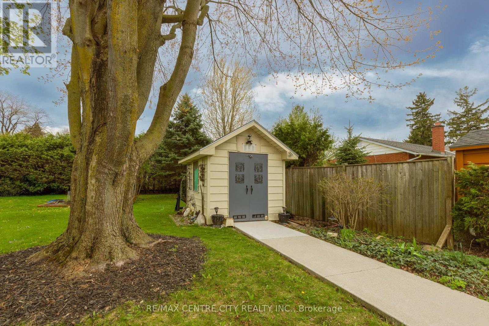 3 Honeysuckle Crescent, London East, Ontario  N5Y 4P3 - Photo 30 - X12123494