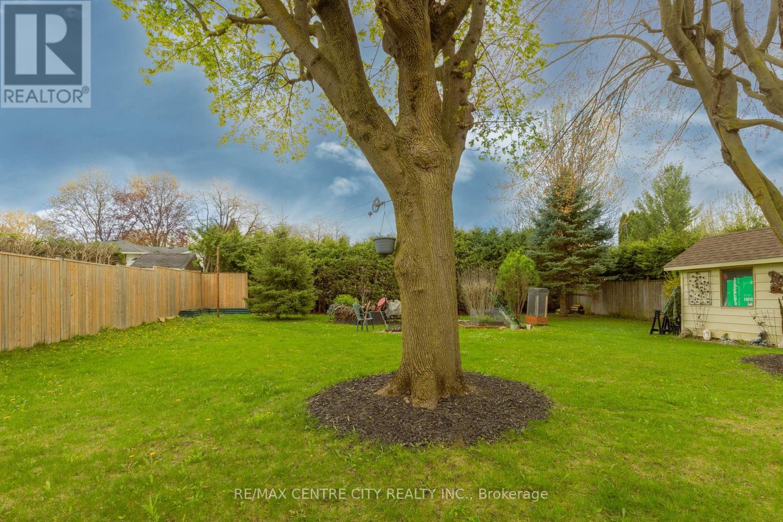 3 Honeysuckle Crescent, London East, Ontario  N5Y 4P3 - Photo 32 - X12123494