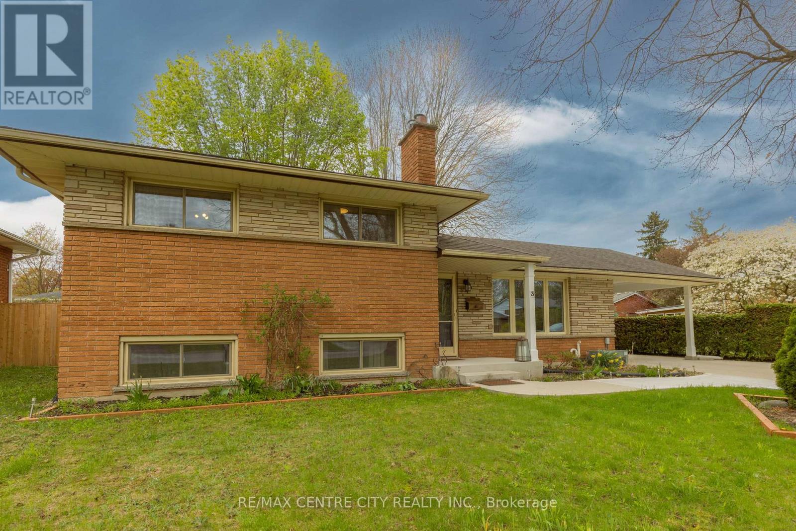 3 Honeysuckle Crescent, London East, Ontario  N5Y 4P3 - Photo 40 - X12123494