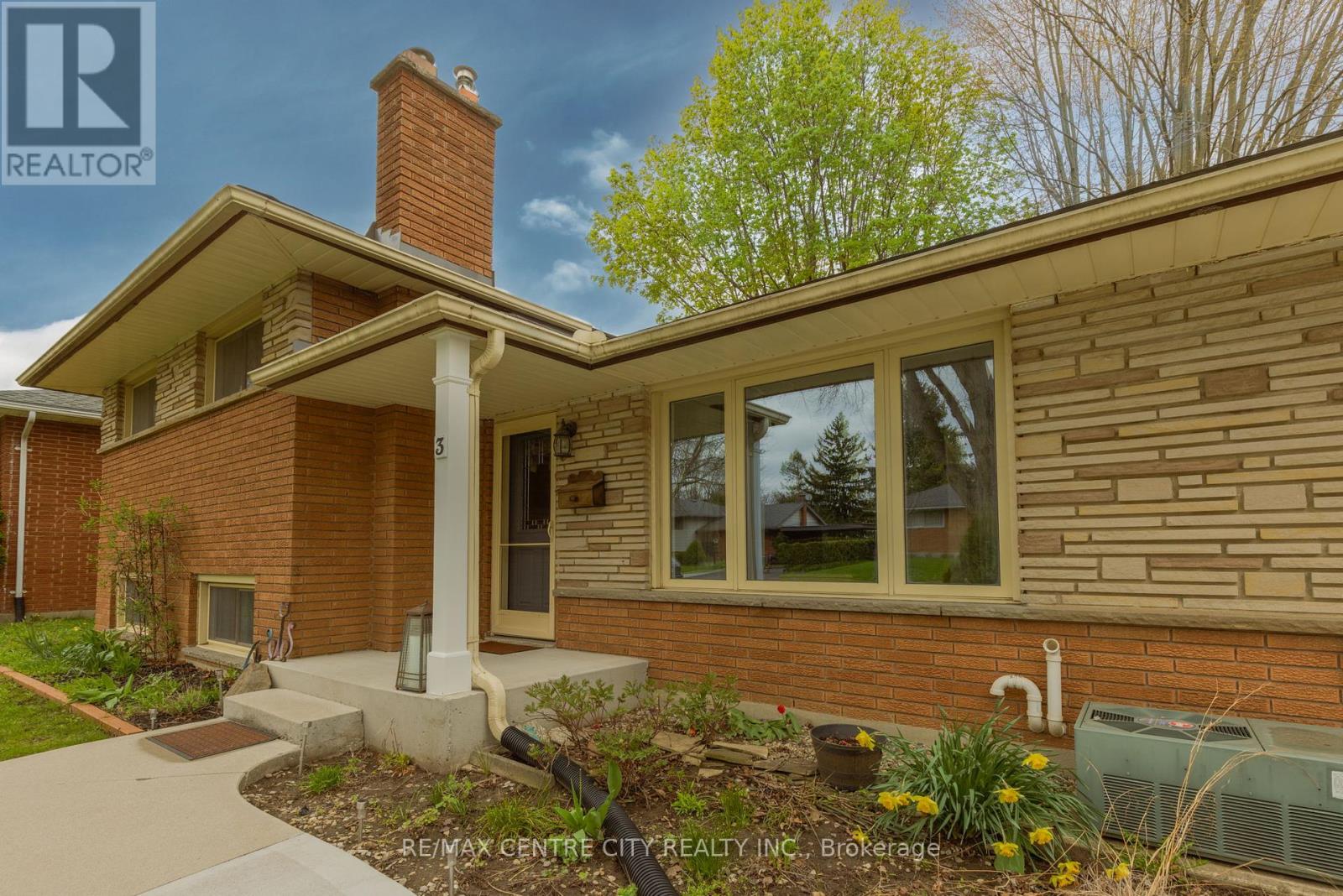 3 Honeysuckle Crescent, London East, Ontario  N5Y 4P3 - Photo 42 - X12123494