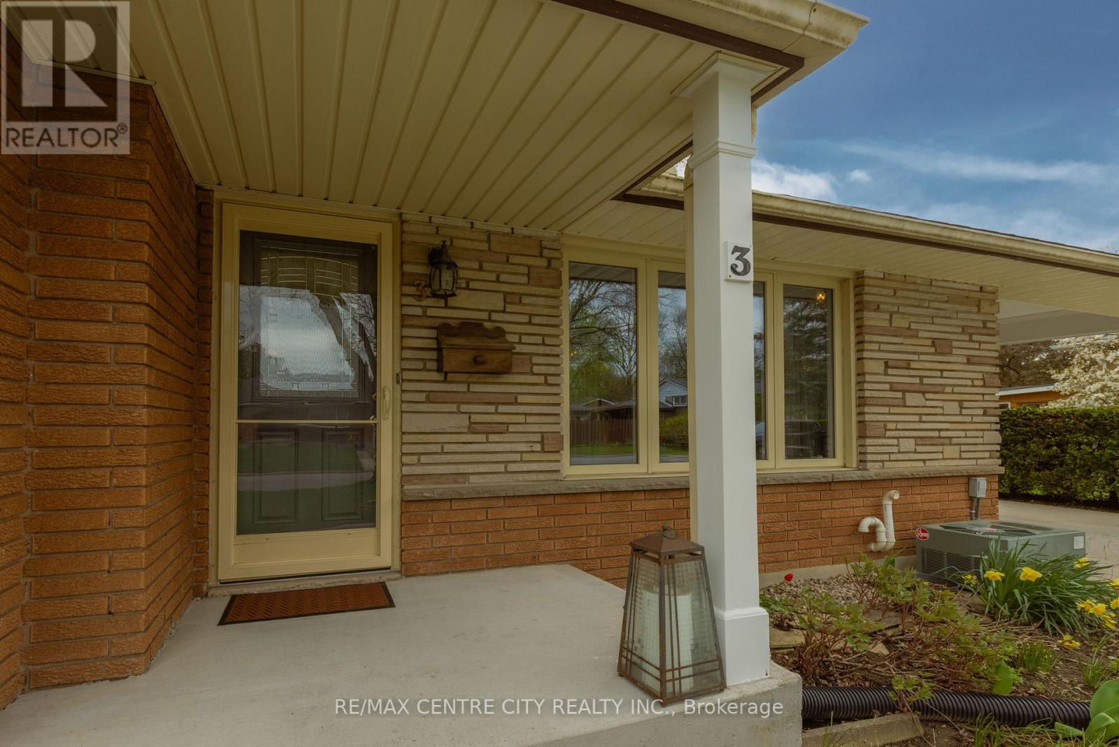 3 Honeysuckle Crescent, London East, Ontario  N5Y 4P3 - Photo 43 - X12123494