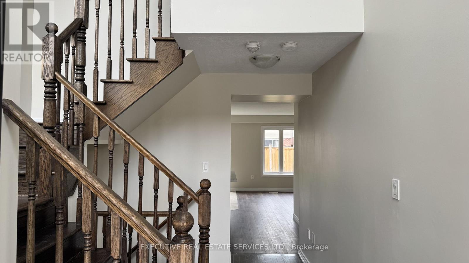 427 Linden Drive, Cambridge, Ontario  N3H 0C2 - Photo 3 - X12122427