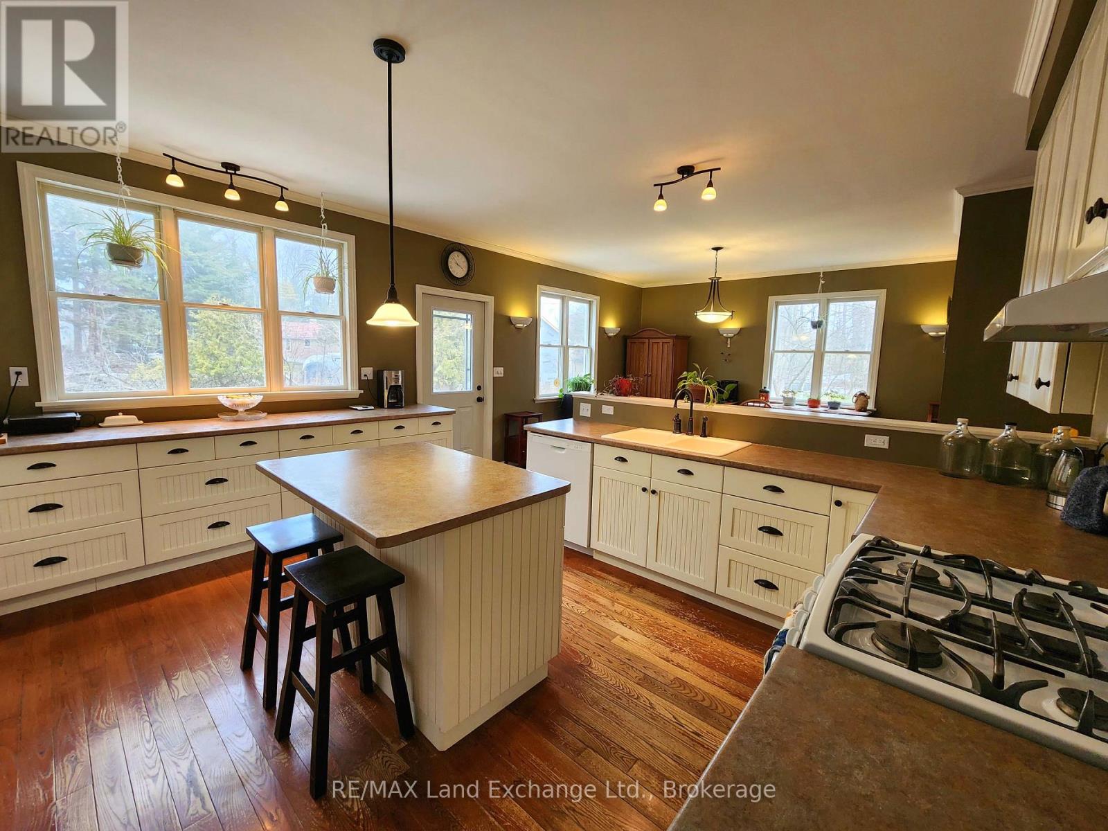 234 Shadywood Crescent, Huron-Kinloss, Ontario  N2Z 2X3 - Photo 4 - X12123536