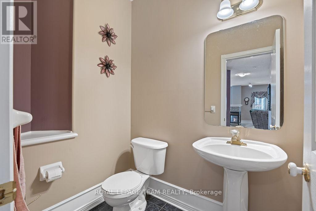 37 Loyal Hill Crescent, Ottawa, Ontario  K2M 2C8 - Photo 25 - X12123522