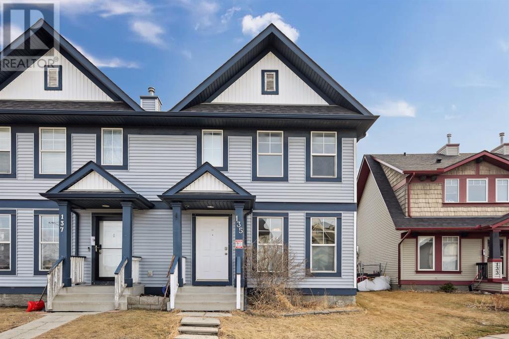 Property at 135 Prestwick Court SE image 2