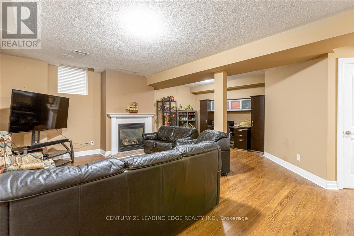 55 Campbell Drive, Uxbridge, Ontario  L9P 0B3 - Photo 21 - N12123532