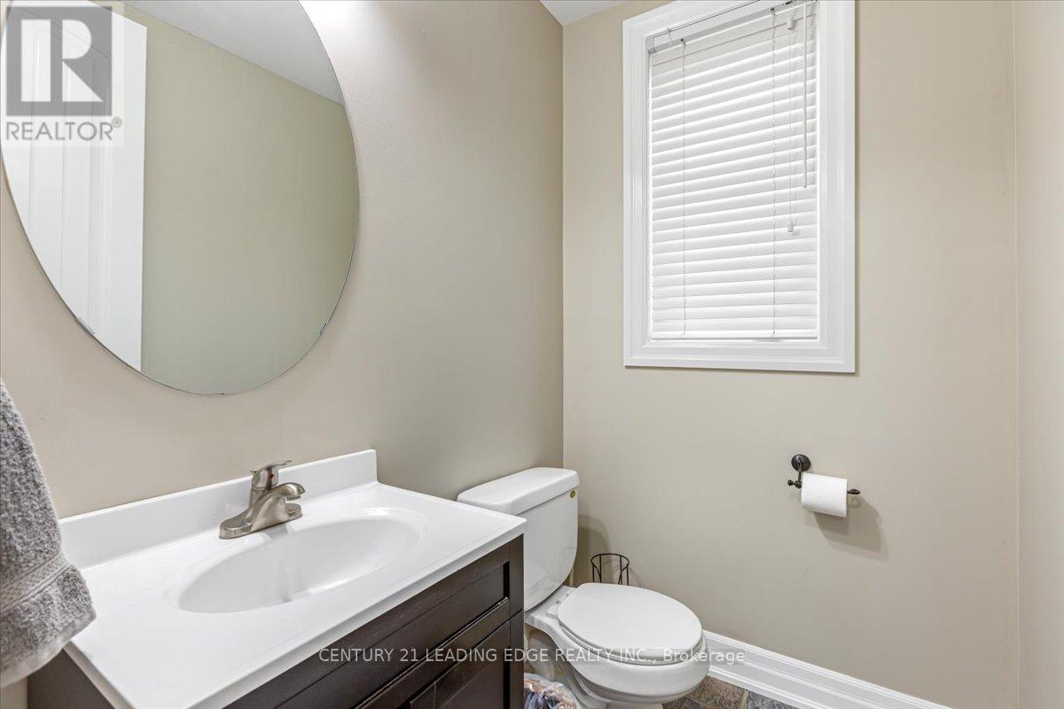 55 Campbell Drive, Uxbridge, Ontario  L9P 0B3 - Photo 6 - N12123532