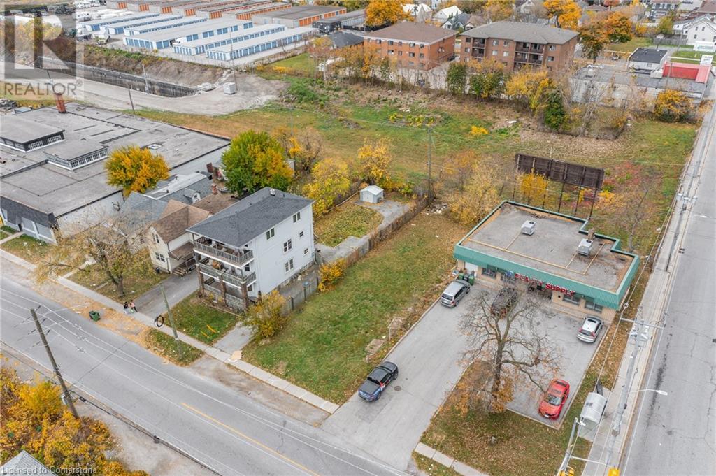 Property at 621 WELLINGTON Avenue image 3