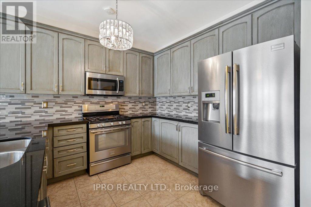 1309 Kestell Boulevard, Oakville, Ontario  L6H 0B9 - Photo 17 - W12123506