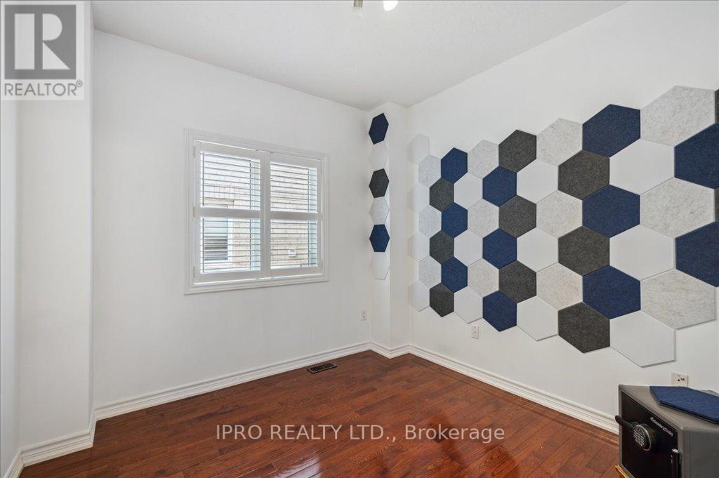 1309 Kestell Boulevard, Oakville, Ontario  L6H 0B9 - Photo 21 - W12123506