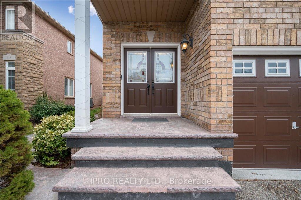 1309 Kestell Boulevard, Oakville, Ontario  L6H 0B9 - Photo 6 - W12123506