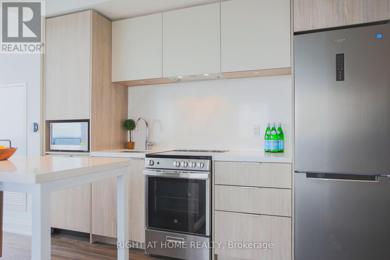 5002 - 70 Annie Craig Drive, Toronto, Ontario  M8V 0G2 - Photo 1 - W12123519