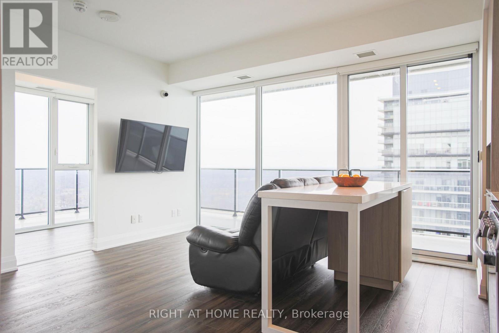 5002 - 70 Annie Craig Drive, Toronto, Ontario  M8V 0G2 - Photo 2 - W12123519