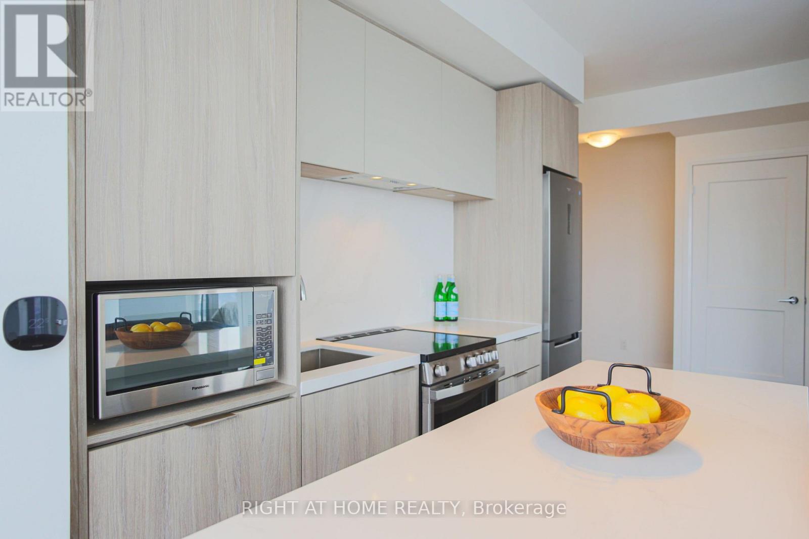 5002 - 70 Annie Craig Drive, Toronto, Ontario  M8V 0G2 - Photo 3 - W12123519