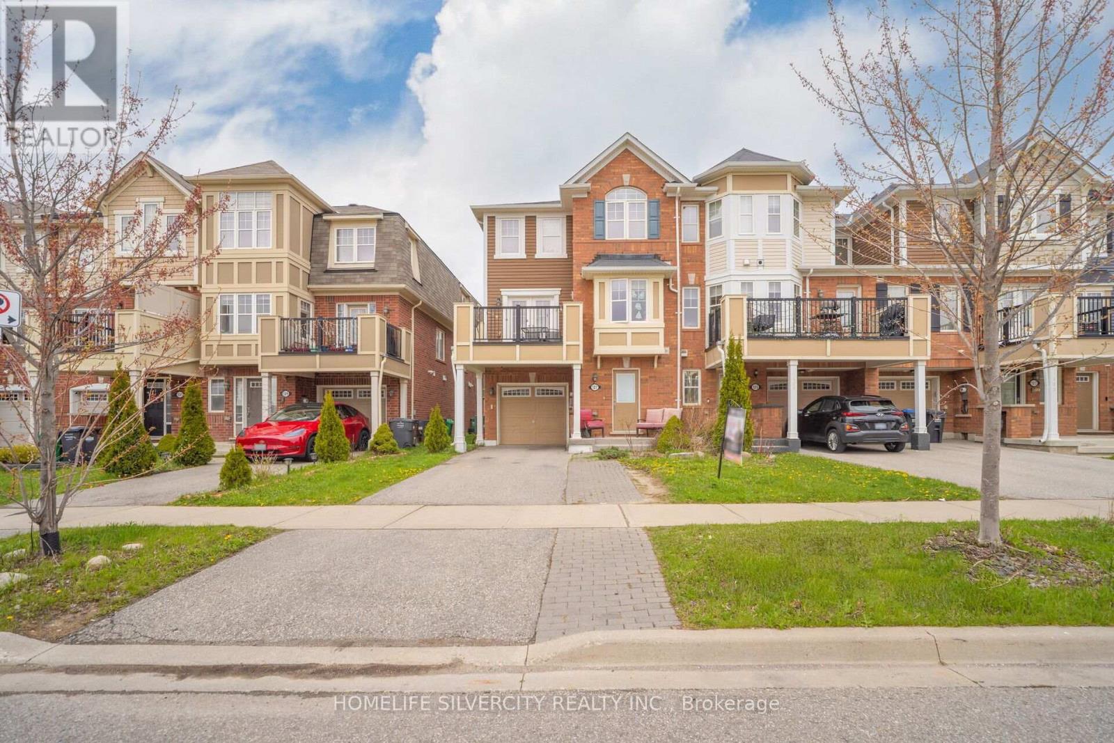 127 BLEASDALE AVENUE, Brampton, Ontario